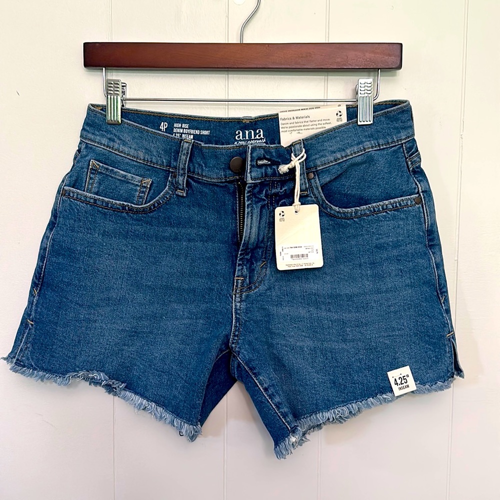 High-Rise denim boyfriend shorts 4.25” inseam size 4